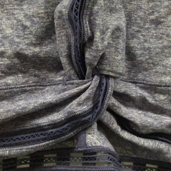 ivivva wrap jacket/ sweatshirt from lululmeon - Picture 4 of 5